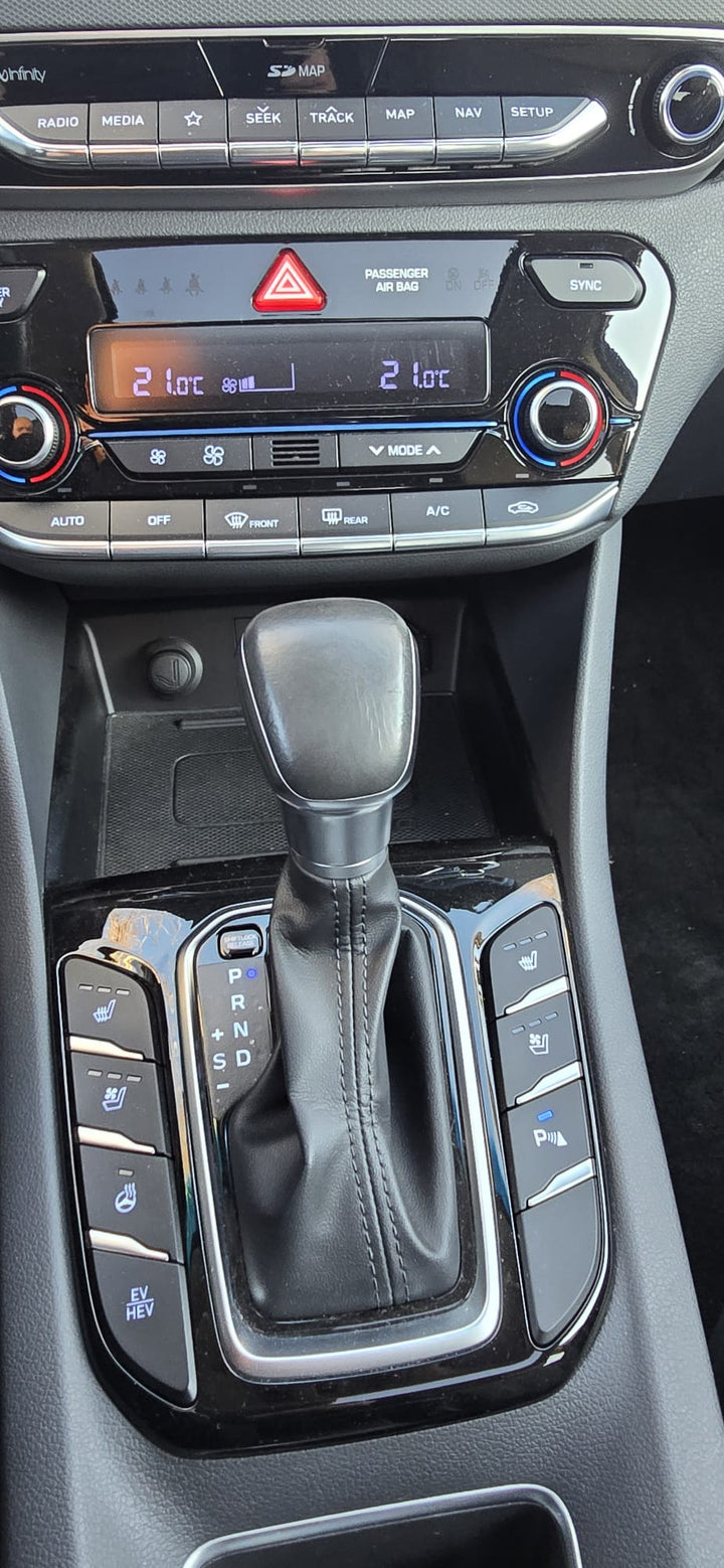 HYUNDAI Ioniq 1.6 GDi Plug in Híbrido Vertex DCT Navi / Leder / cuir