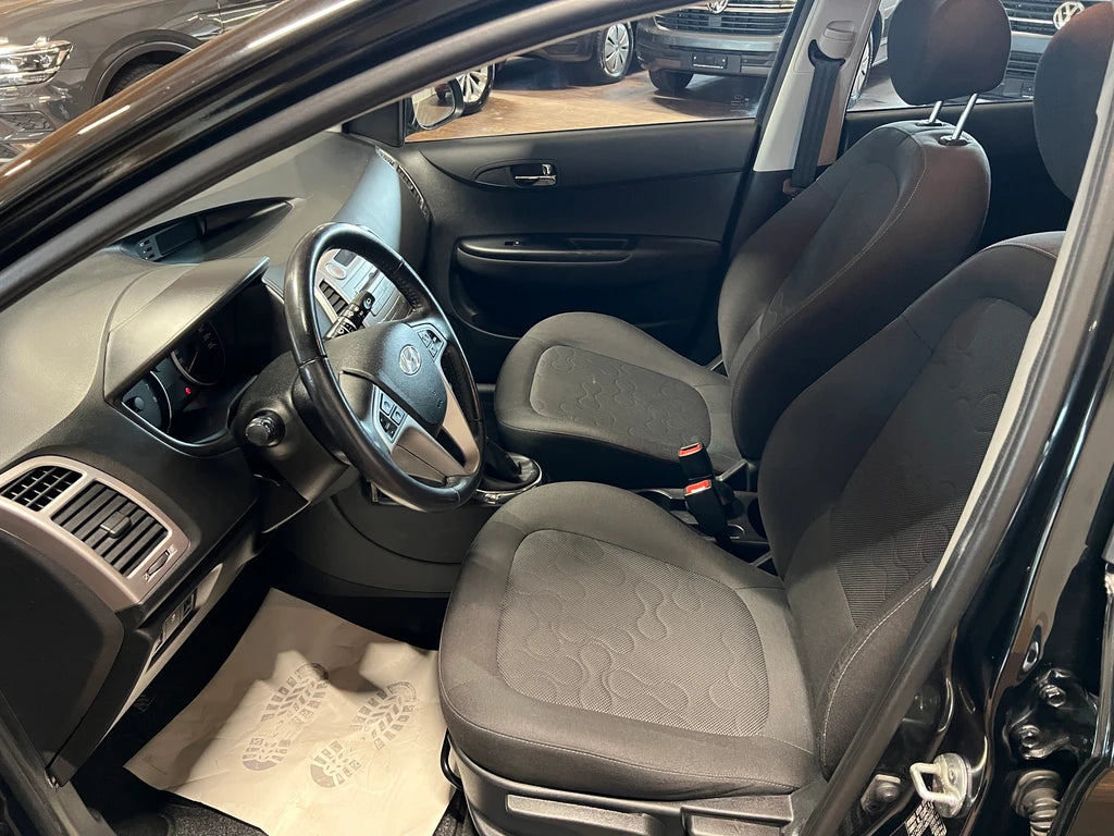 HYUNDAI i20 1.4 Estilo
