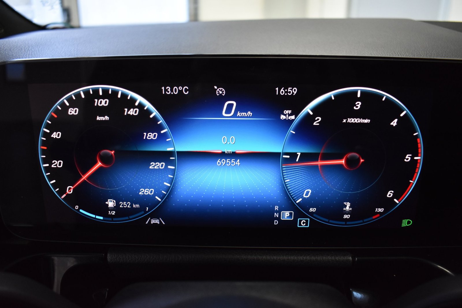 Mercedes-Benz GLA 180d Premium