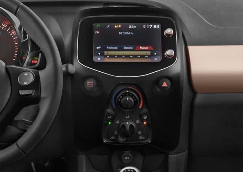 PEUGEOT 108
