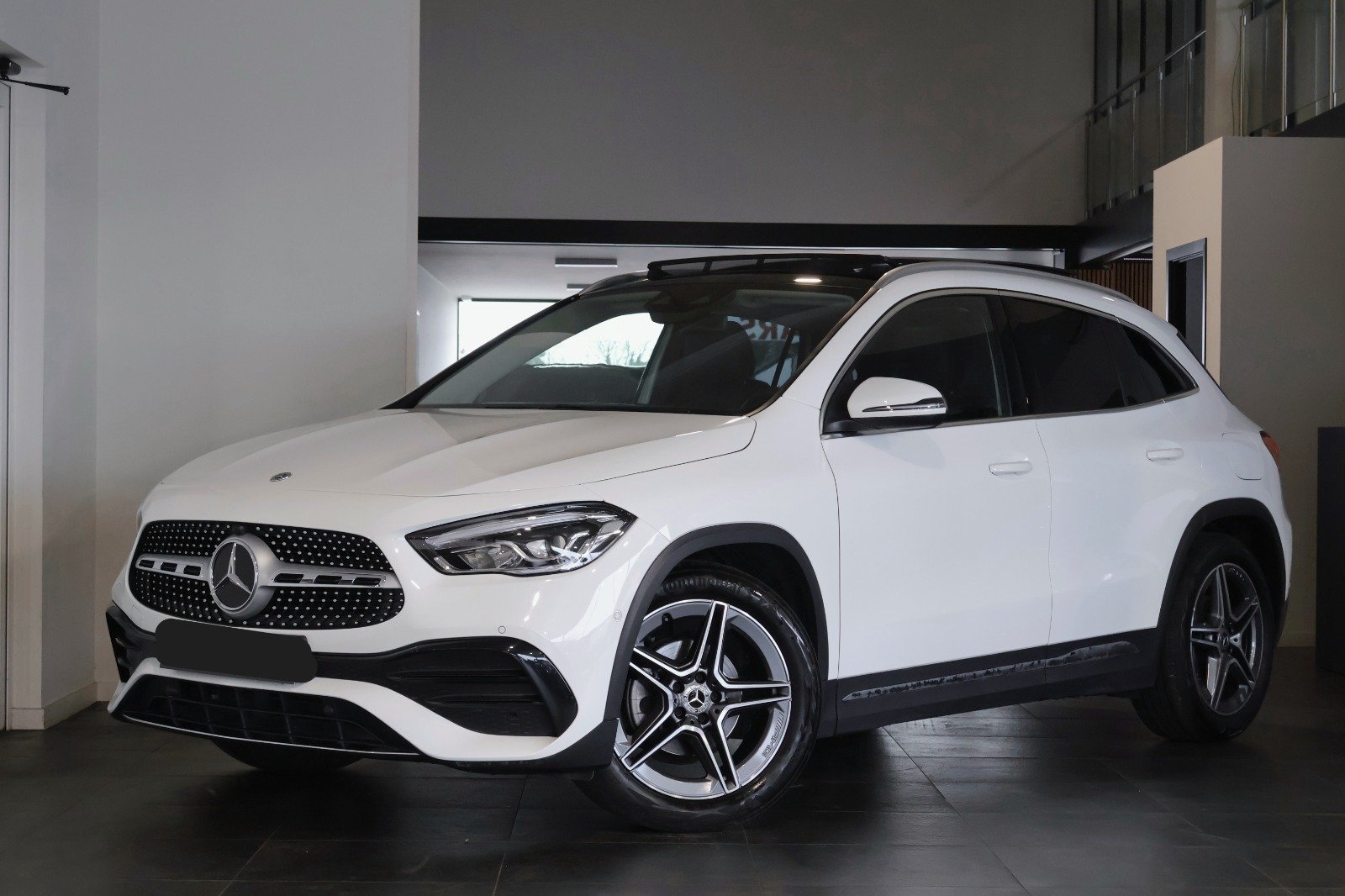 Mercedes-Benz GLA 180 AMG Line